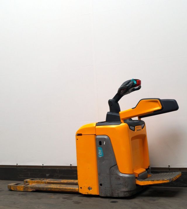 Jungheinrich ERE120 electric pallet truck