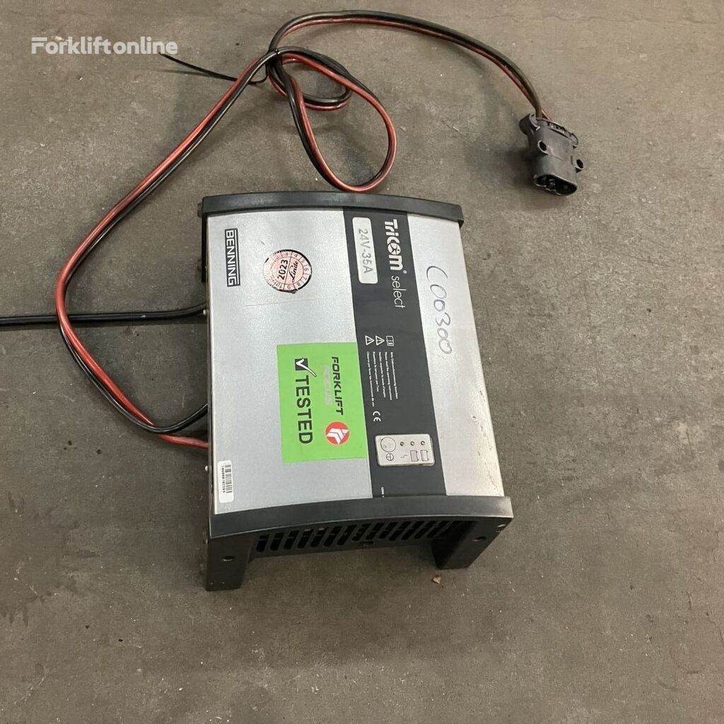 TriCOM 24V/35A Select forklift battery charger