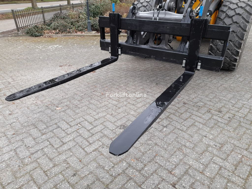 new NEW  Hydraulic pallet fork frame vorkenbord to suit Volvo quick